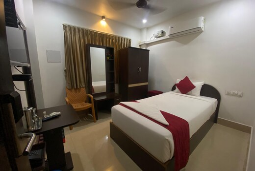 Sri Vinayaga Residency