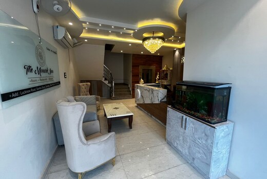 TheMonark Inn