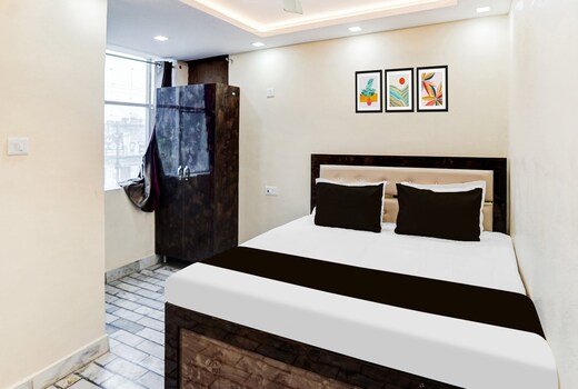 HOTEL O OM GAYATARI