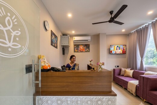 Hotel Riyansh & Cafe
