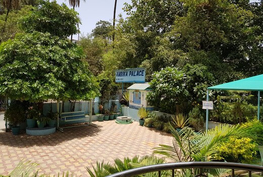 Hotel Ambika Palace