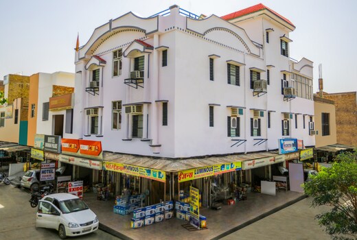 Hotel Rukmani Palace