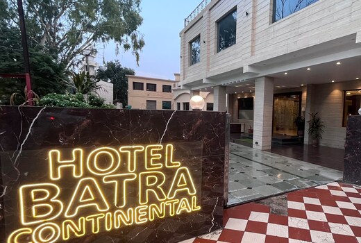 HOTEL BATRA CONTINENTAL