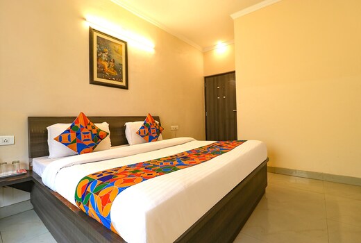 FabHotel Golden Sunrise Inn