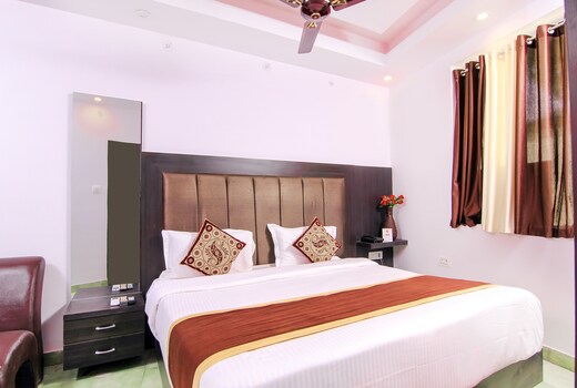 OYO Flagship 13652 Hotel Rajput