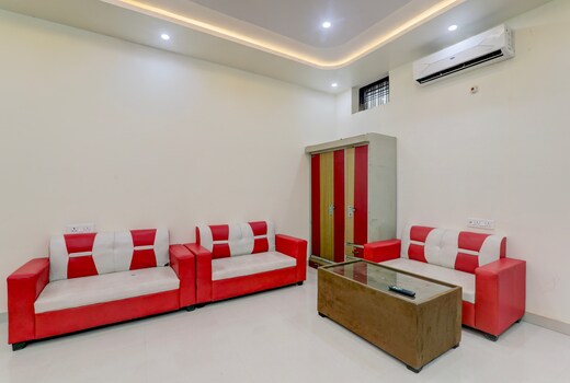 SPOT ON Kanhaiya Hotel