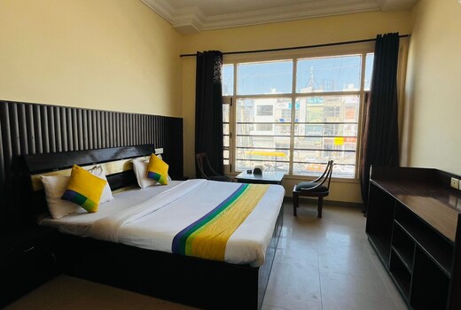 Hotel Kingston, Zirakpur