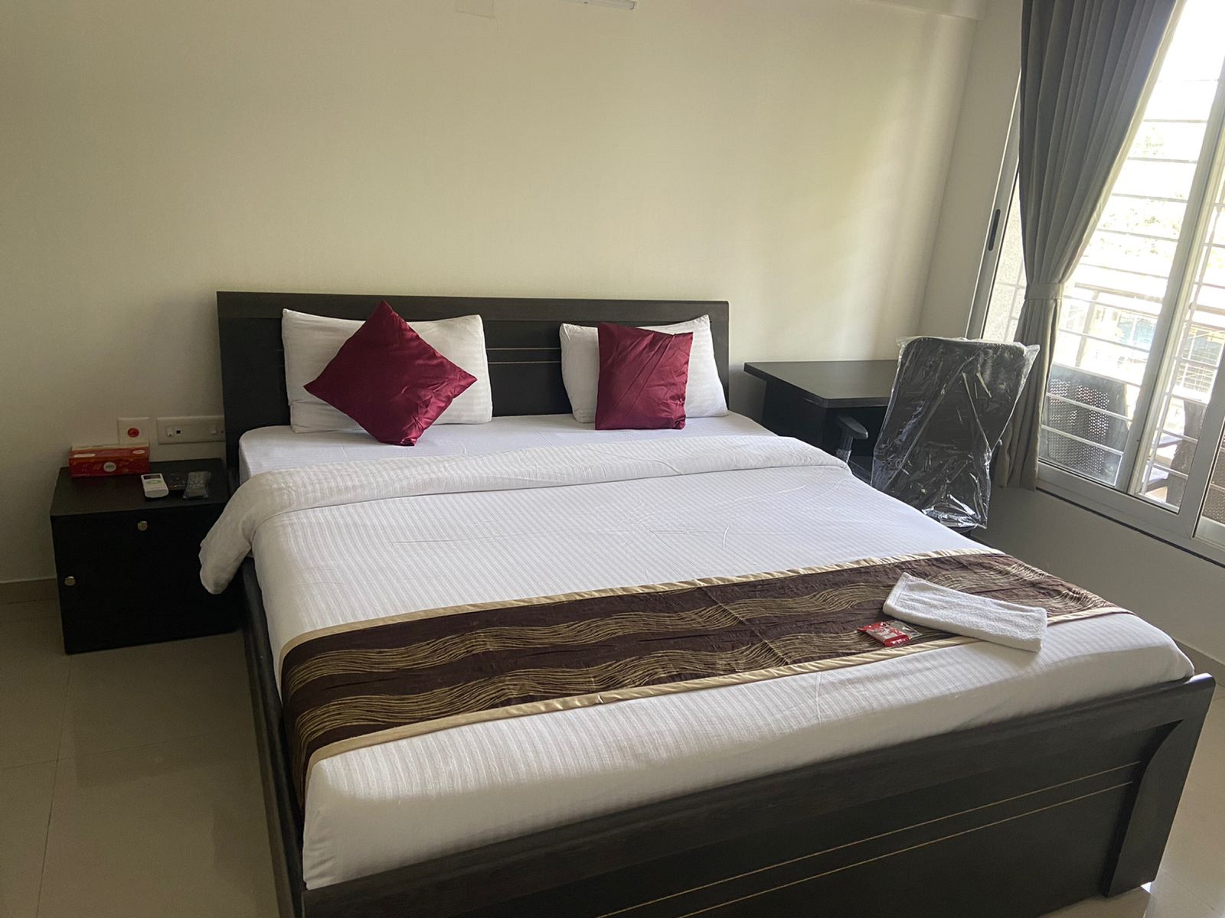 MH12 Services Viman Nagar Luxury Apartment