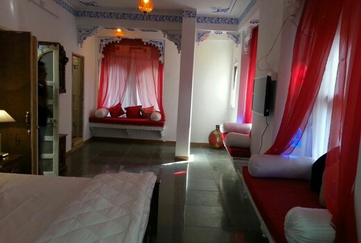 Dhola Ghat Haveli
