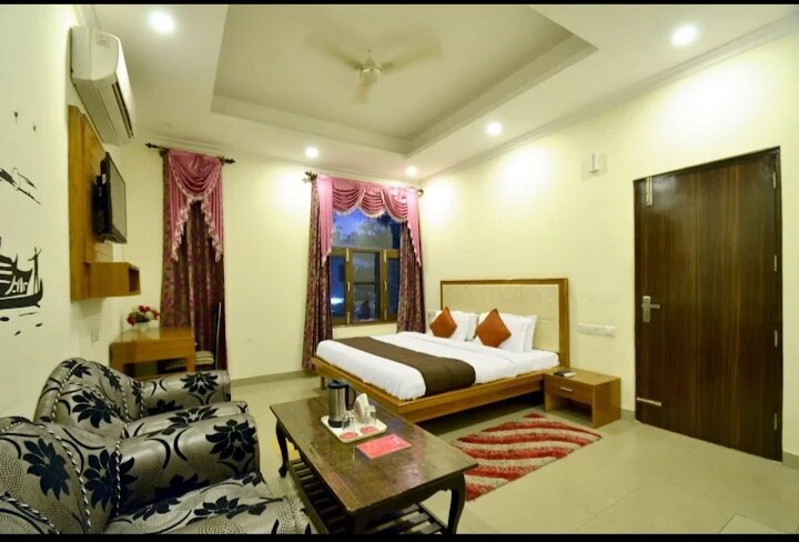 Hotel The Lotus Inn
