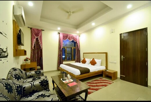 Hotel The Lotus Inn