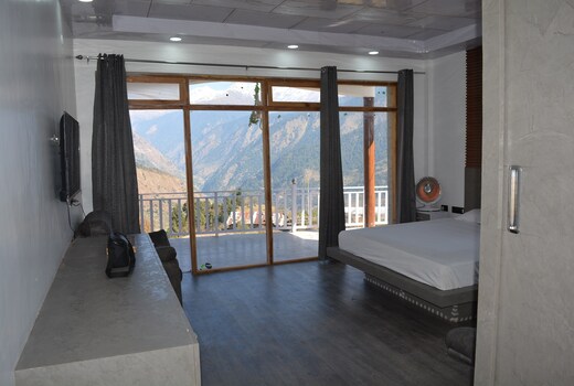 Raithal Dayara BnB