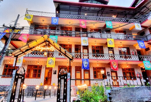 Misfits Hostel and Cafe | Near Mall Road
