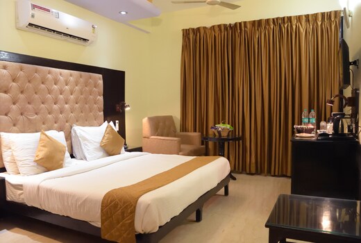Hotel Sumedha Premium