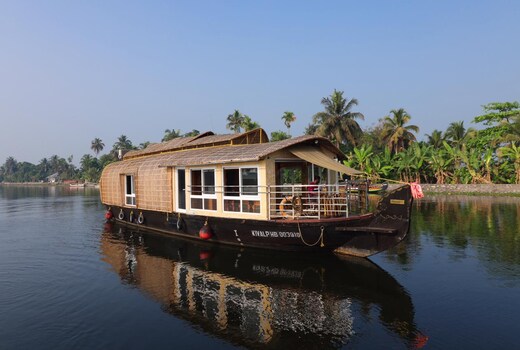 Ultra Premium Houseboat