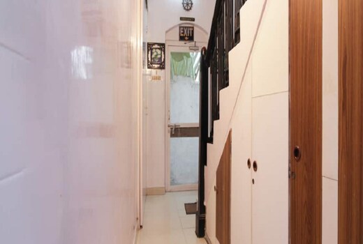 Modern Ensuite Room in Boutique Home Ballygunge