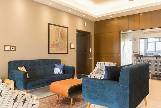 Sanitized 5 bedroom mid century modern apartment