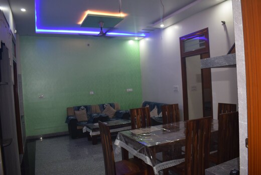 Shivoham Ghar Se Door Ek Pyara Sa Ghar