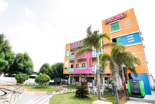 Collection O Golden Park