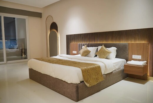 The Glory Riverside Resort