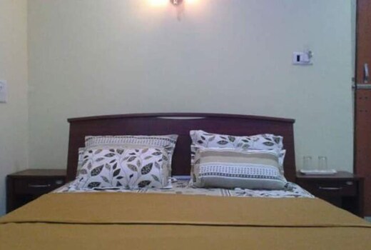 HOTEL RAJ PALACE