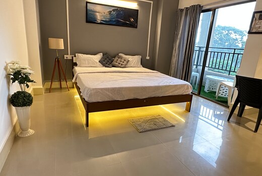 La Club view master bedroom with balcony