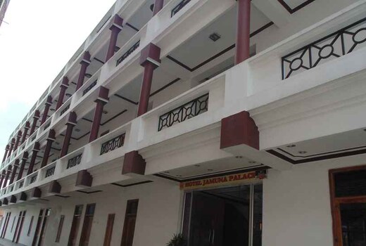 hotel jamuna palace