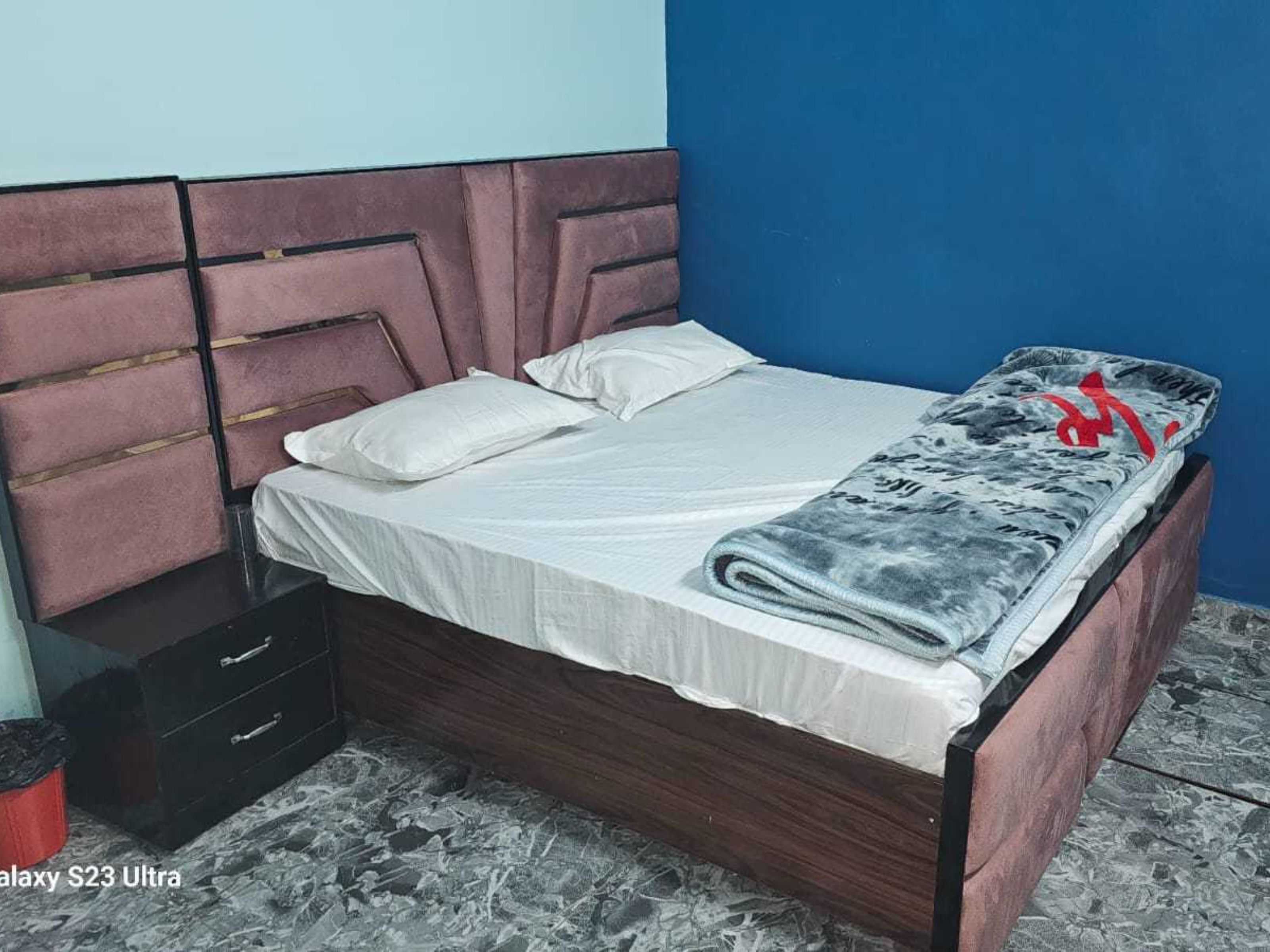 Hotel O Highway ON