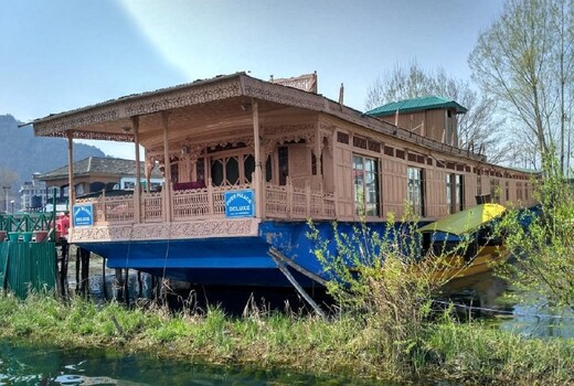 Peer Palace Group of Houseboats