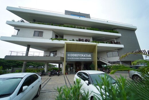 SIDDHIVINAYAK CLUB HOTEL AND BANQUETS, Pimpalgaon Baswant