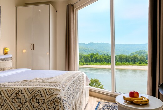 The Neeraj Ganga Rajmahal Wellness With Ganga View
