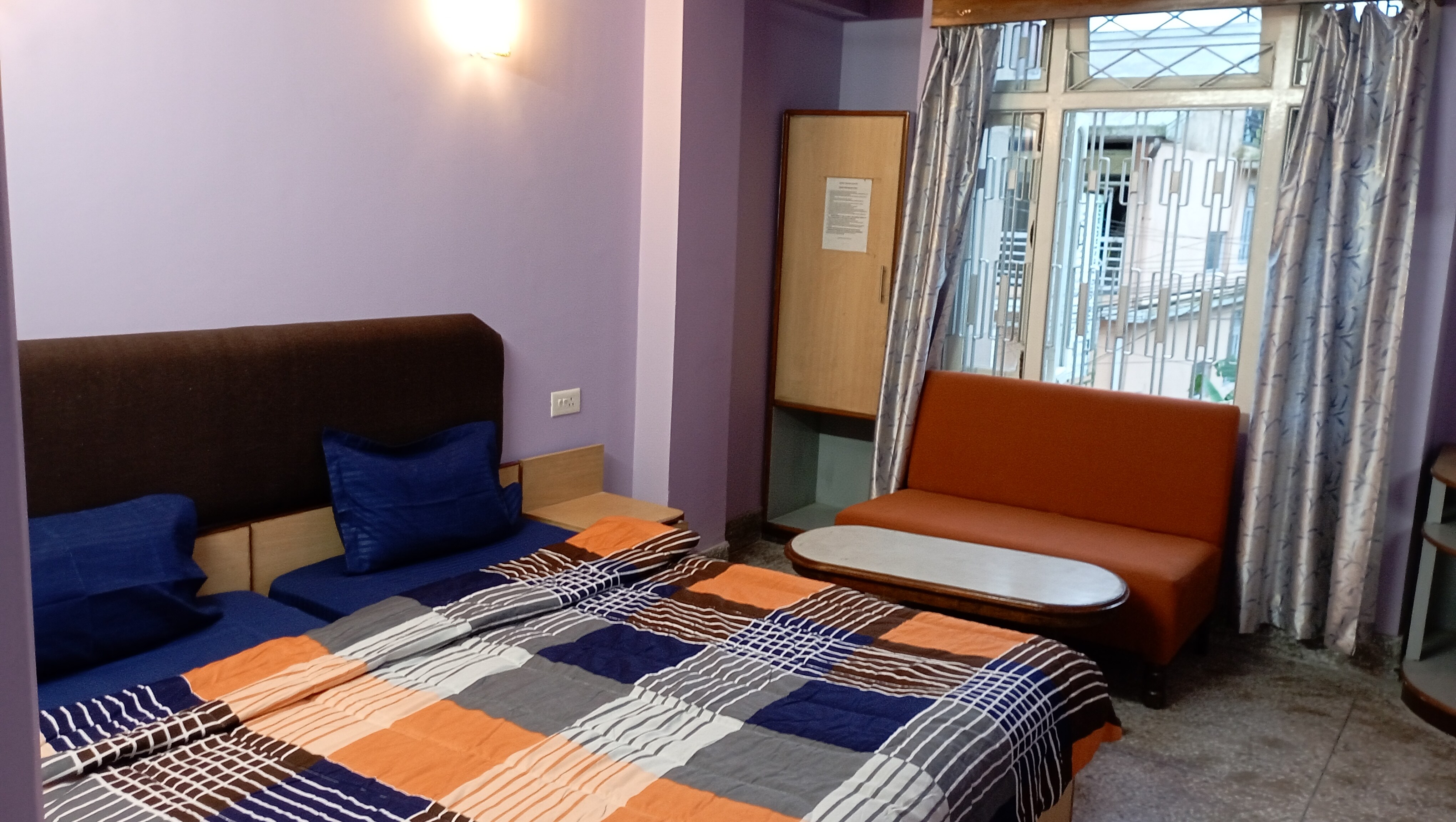 Hotel Travellers Inn