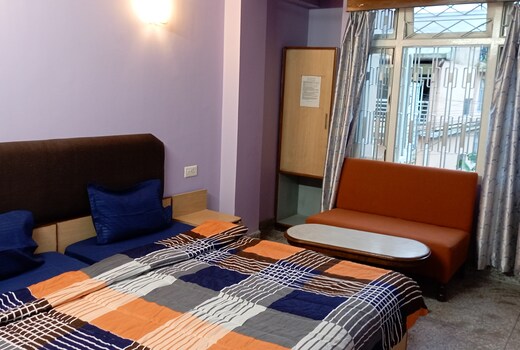 Hotel Travellers Inn