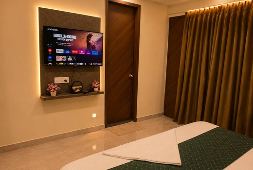 Krish 1bhk Apartment ||Sector 52|| Golf Course Road