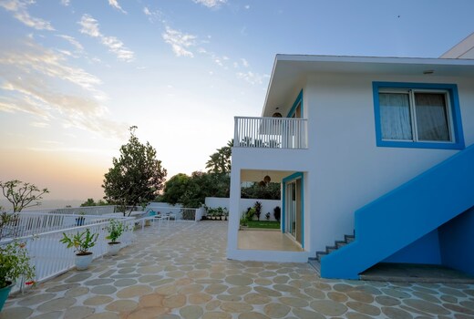 Casa Singh Akama Homes.