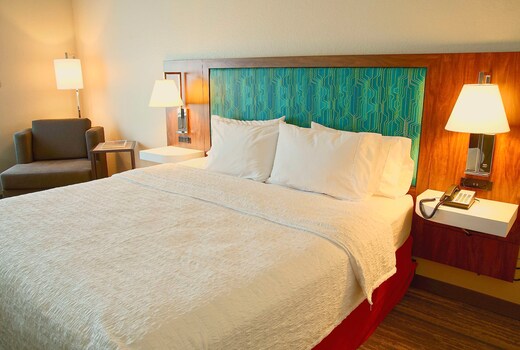 Hampton Inn & Suites Cathedral City