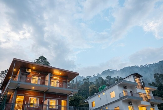 Pacific Inn Vistaar Hotels & Resorts