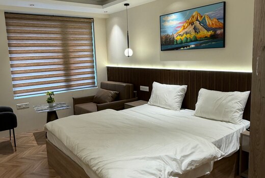 Luxury studio gr