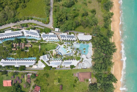 Le Meridien Phuket Mai Khao Beach Resort