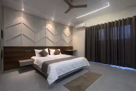 Evora House - Luxe | 3Bhk | Near Airport, Amity University and Plaksha University | Families and Gro