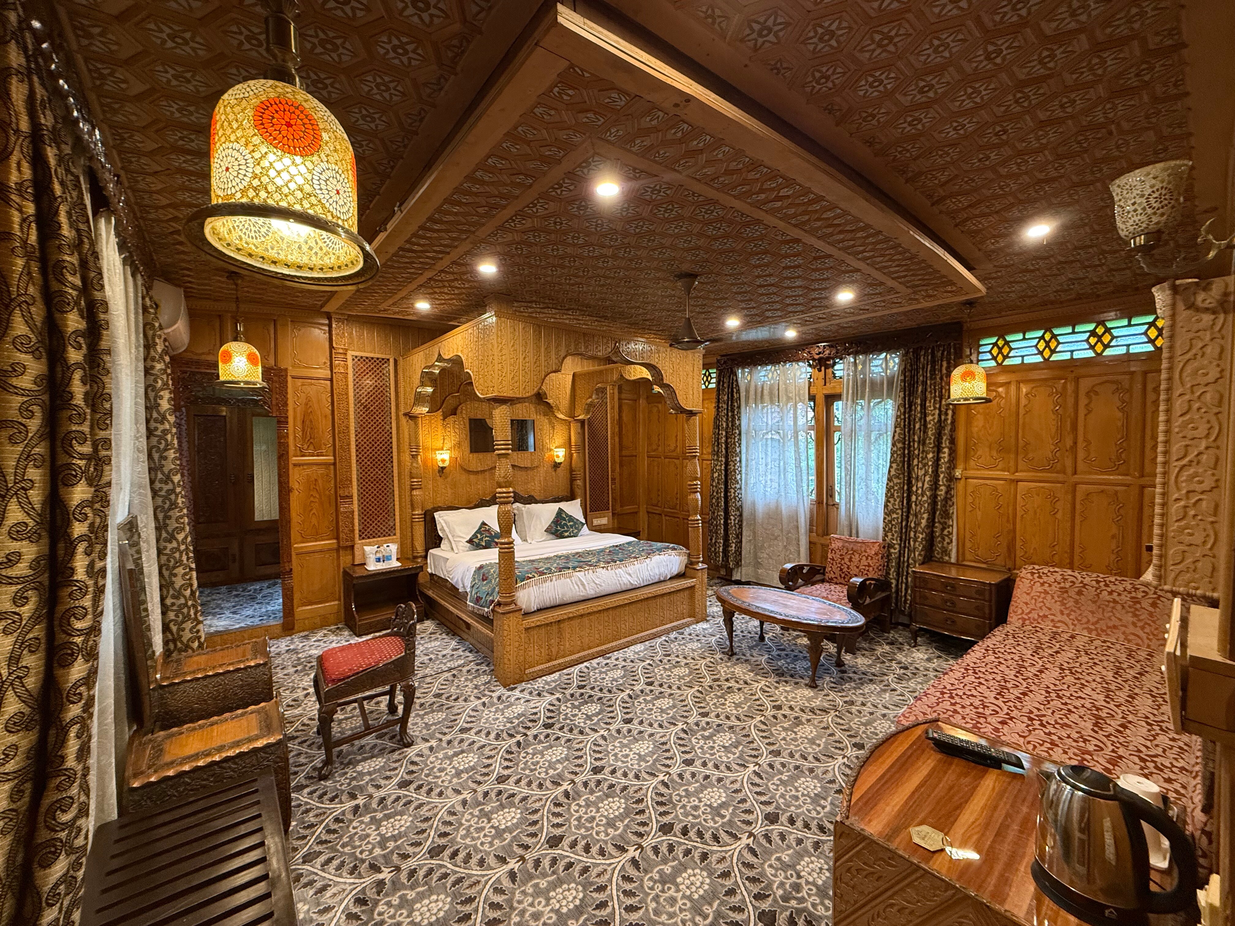 Meena Group Houseboats