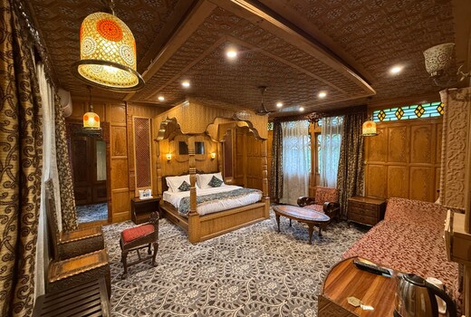 Meena Group Houseboats