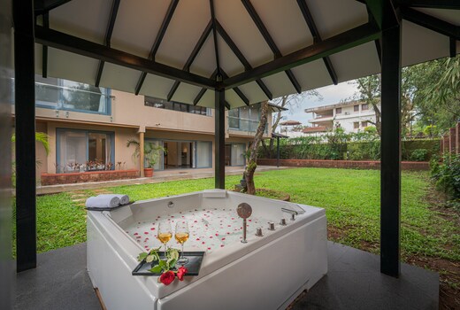 SaffronStays | Red Brick House