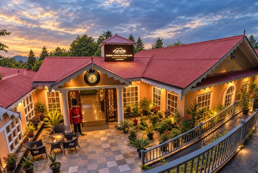 Summit Oakden Resort & Spa at Mall Road