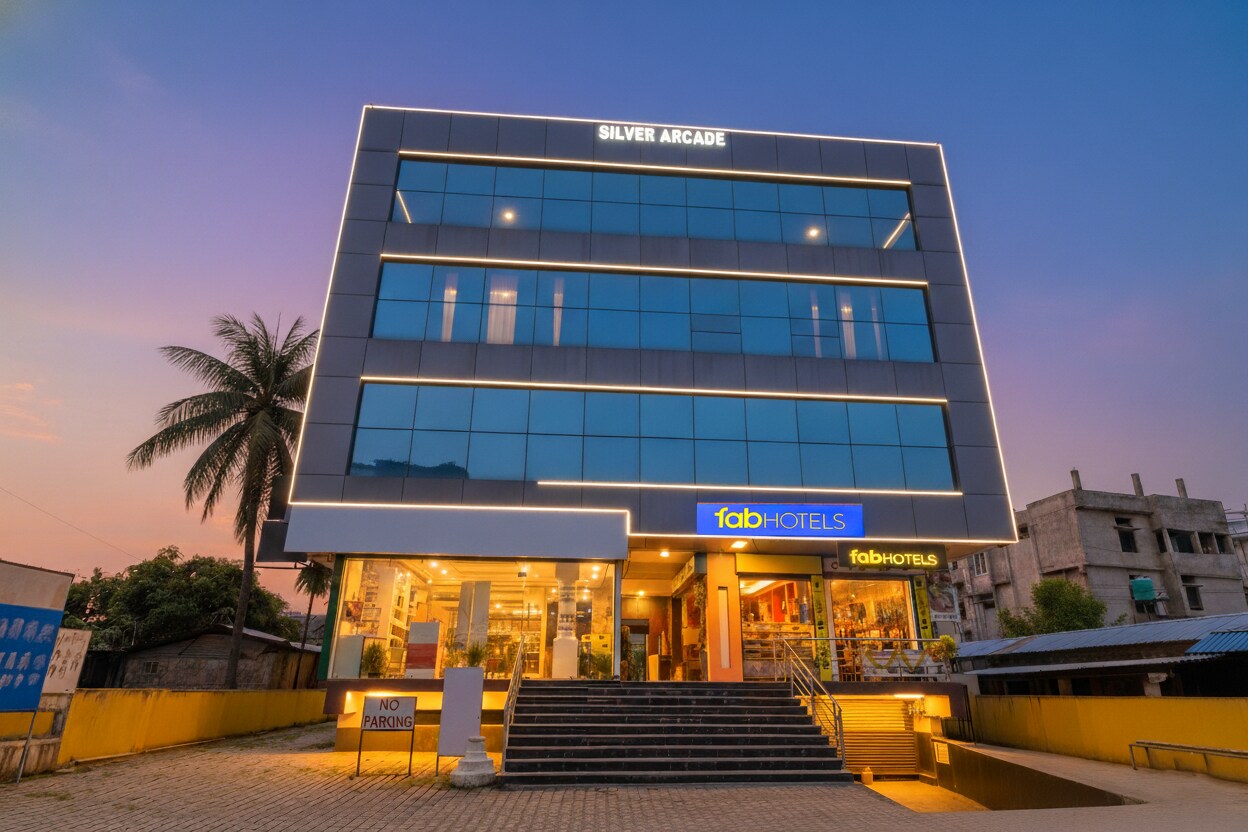 FabHotel Penthouse - A K Dev Road