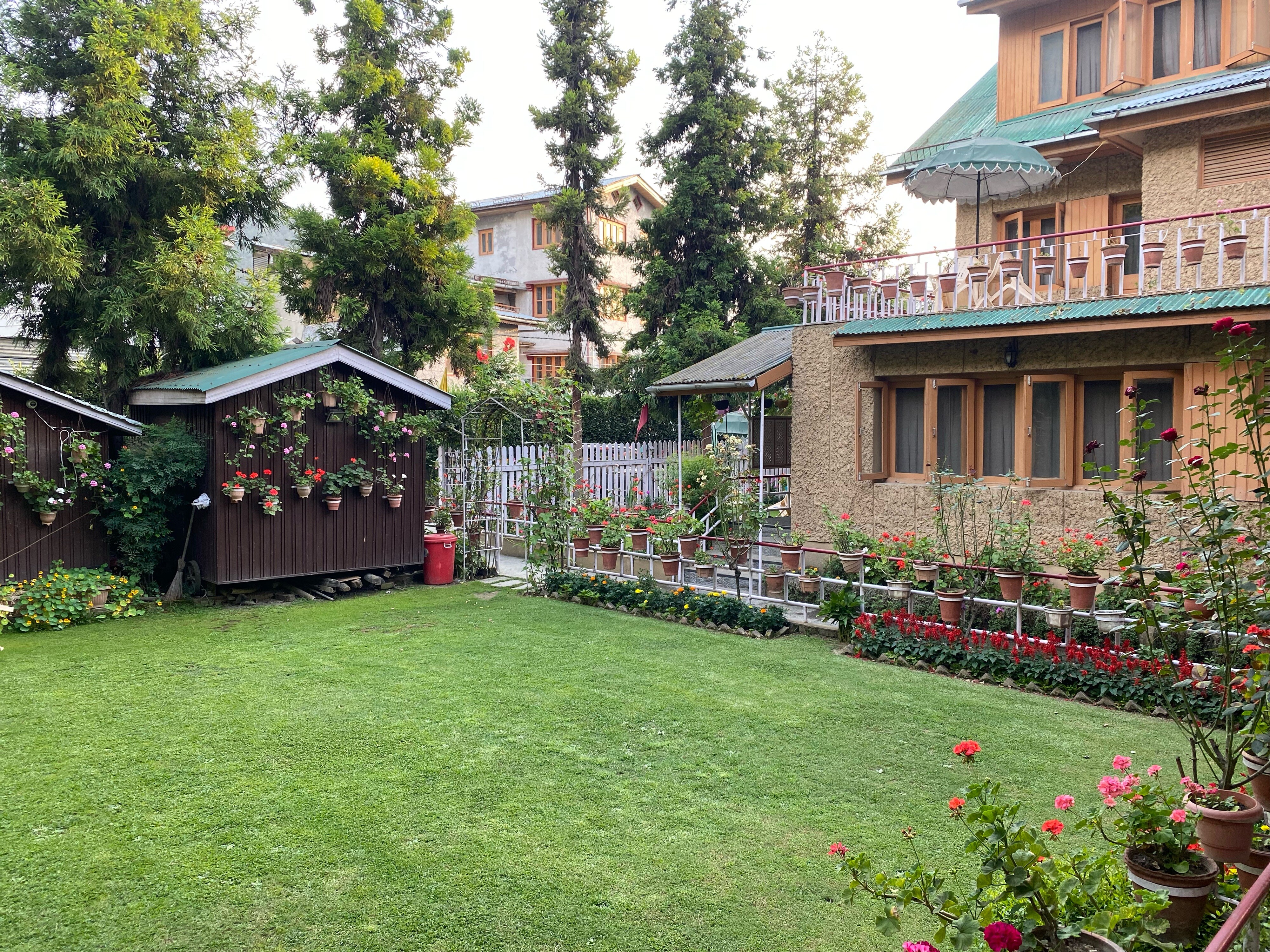 Hotel Madhuban- Dal Lake