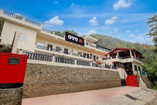 SPOT ON The Patharkot Cafe & Cottage