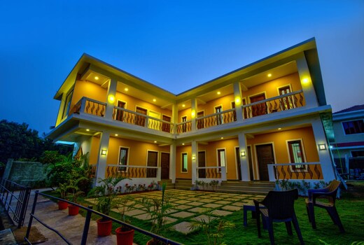 Virat Square Garden | Rooms & Caretaker