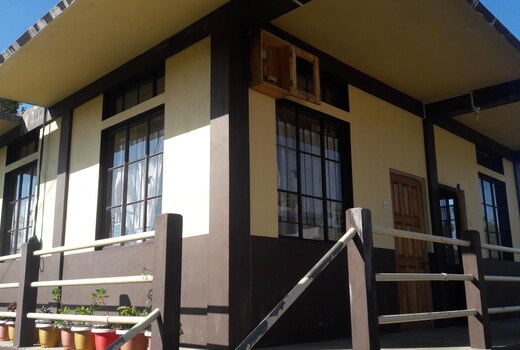 Five Pearls Homestay