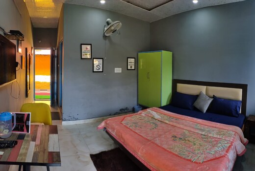 Arti Guest house